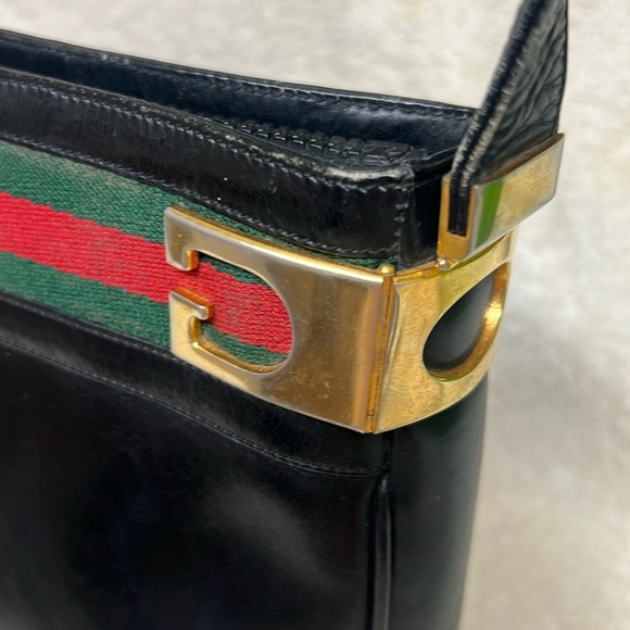 Gucci Leather Shoulder Bag - Picture 6 of 12